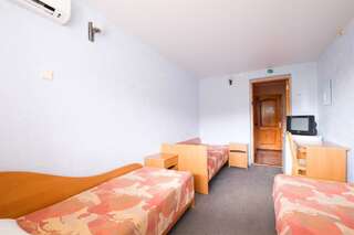 Гостиница «Лазурь» Севастополь Стандартный двухместный номер с 1 кроватью или 2 отдельными кроватями-3